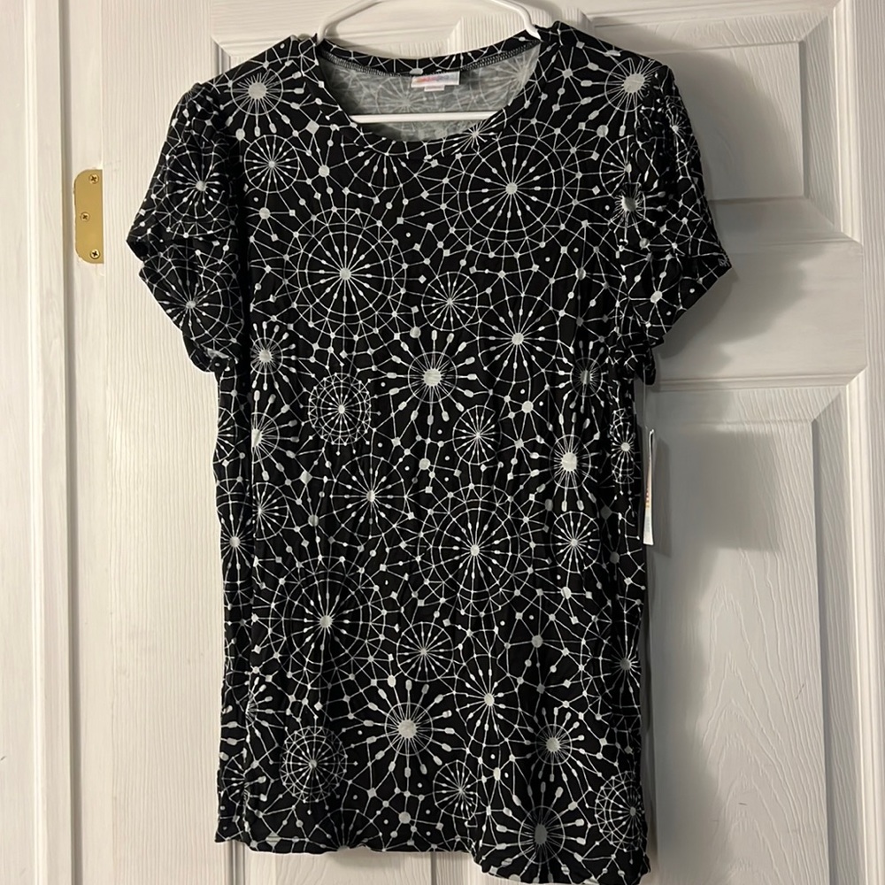 New NWT LuLaRoe Olive T Black and White Starburst Tee Shirt Size M